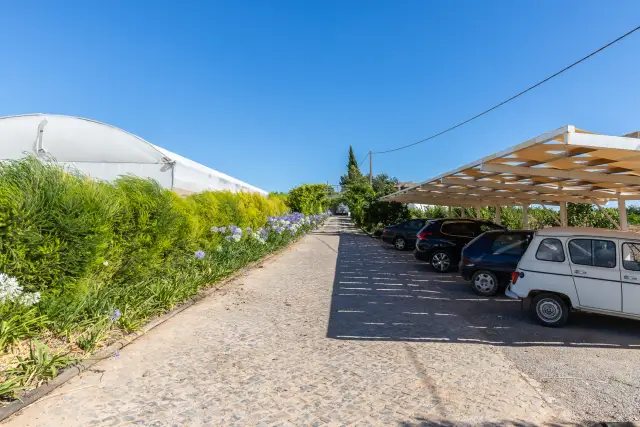 Quinta da Capelinha — parking